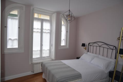 A Casa dos Nores Charming House Bed and Breakfast in Cangas