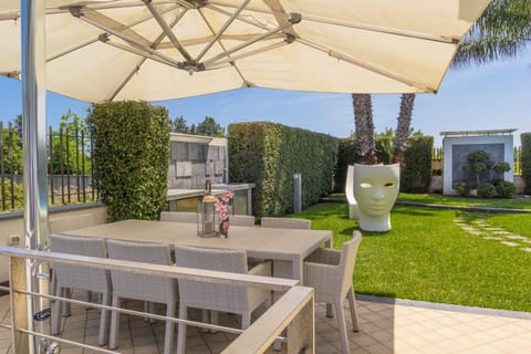 Garden, Dining area