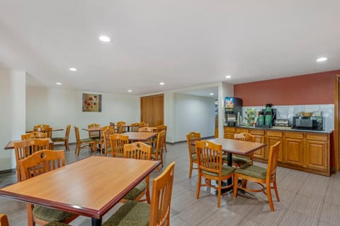 Quality Inn & Suites Hotel in Lincoln