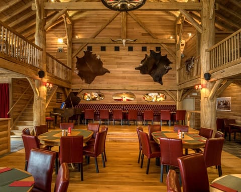 Restaurant/places to eat, Food and drinks