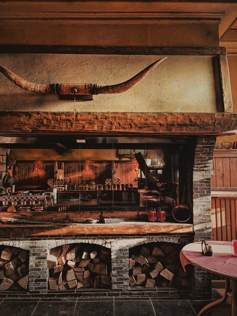 Restaurant/places to eat, BBQ facilities, Lounge or bar, Food and drinks, Drinks