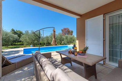 Balcony/Terrace, Swimming pool