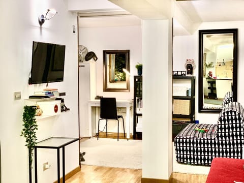 Communal lounge/ TV room, TV and multimedia, Seating area