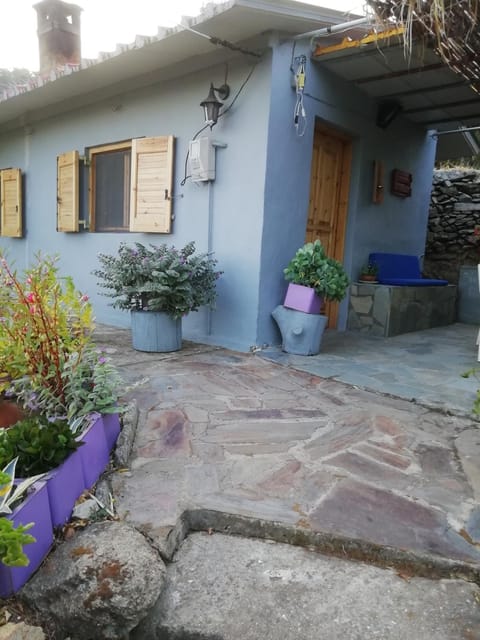Myrovolos Casa in Icaria