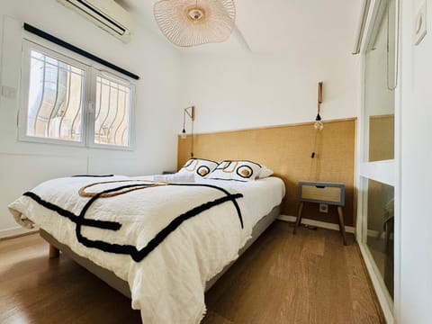 Superbe Loft vue Vieux Port en 1ère ligne Apartment in Marseille