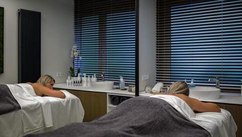 Massage, Spa and wellness centre/facilities