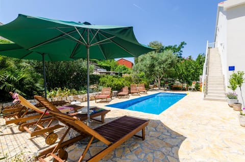 Garden, Garden view, Pool view, Swimming pool, Swimming pool, sunbed