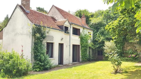 Facade/entrance, Garden