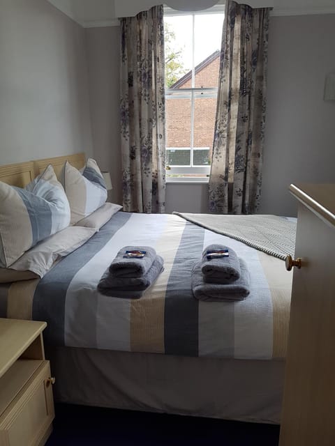 Alexandra Lodge Guest House Bed and Breakfast in Chester