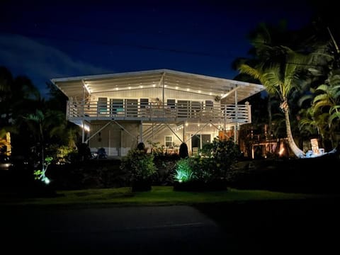 Stunning Ocean Views - Whale House Hawaii Casa in Hawaiian Paradise Park