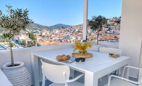 Patio, View (from property/room), Balcony/Terrace, City view, Mountain view