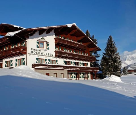 Property building, Facade/entrance, Winter
