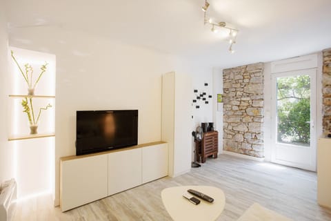 GregBnb - Studio CLIMATISÉ - Terrasse & parking privé Apartment in Toulon