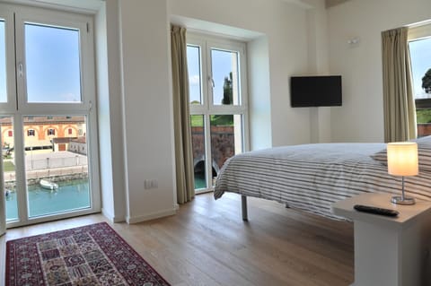 Voltoni Luxury Home Apartment in Peschiera del Garda