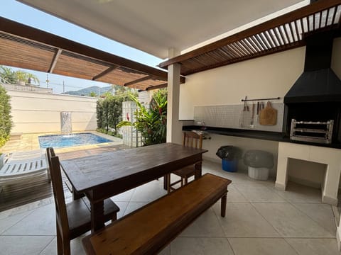 BBQ facilities, Dining area