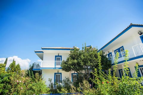 Blue White Apartments Apartment hotel in Cephalonia