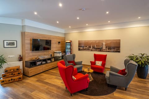 Communal lounge/ TV room, Lobby or reception, Lounge or bar