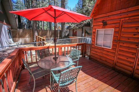 Cottage in the Pines-1667 by Big Bear Vacations House in Big Bear