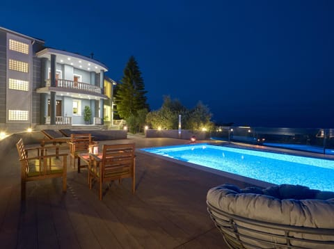 Balcony/Terrace, Swimming pool