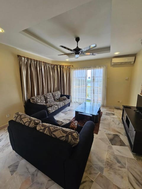 Balcony/Terrace, Living room, Seating area, air conditioner