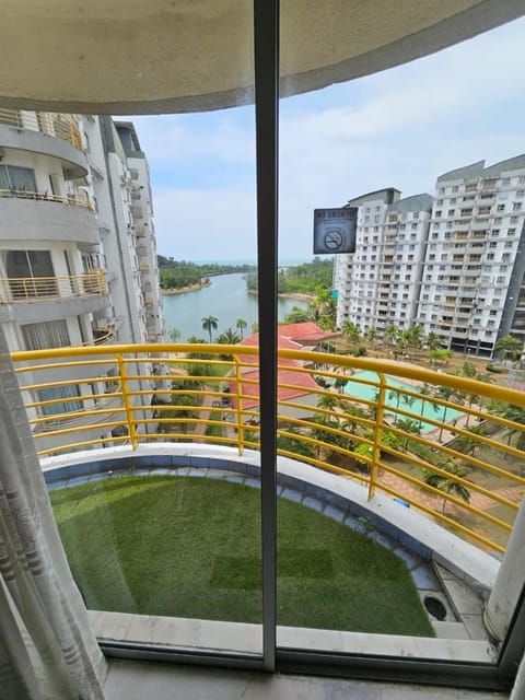 Newly refurbished Cozy PD Bayview Apartment with Ocean View Eigentumswohnung in Port Dickson