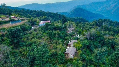 Nearby landmark, Restaurant/places to eat, Restaurant/places to eat, Spring, Day, Neighbourhood, Natural landscape, Bird's eye view, Mountain view