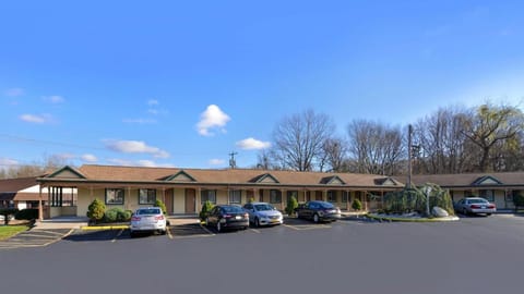 Cheshire Welcome Inn Motel in Litchfield County
