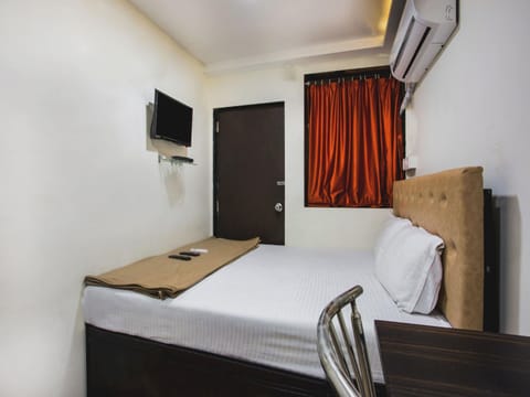 SPOT ON City Inn Guest House Near Airport Road Metro Station Hotel in Mumbai