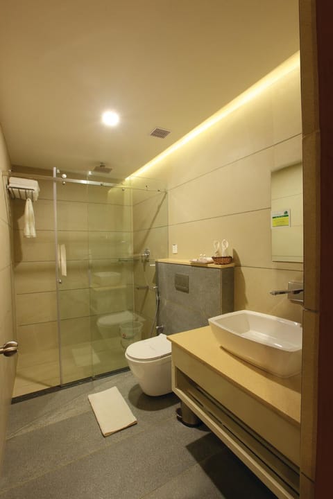 Shower, Toilet, Bathroom