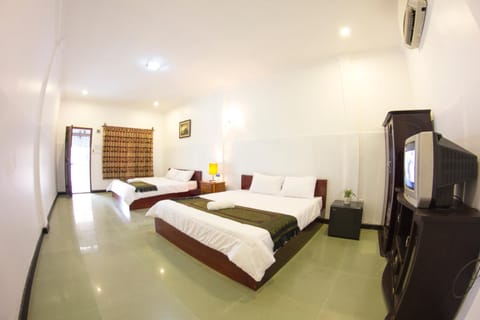 RS Guesthouse Bed and Breakfast in Phnom Penh Province