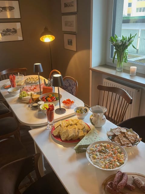 Dining area, Dinner, kitchen