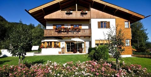 Kaiser's Landhaus Condo in Schliersee