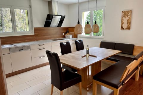 Dining area, kitchen