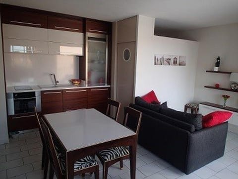 2 Pièces Cabine avec Terrasse et Parking, 150m Plage - Argelès-sur-Mer - FR-1-388-79 Appartement in Argeles-sur-Mer