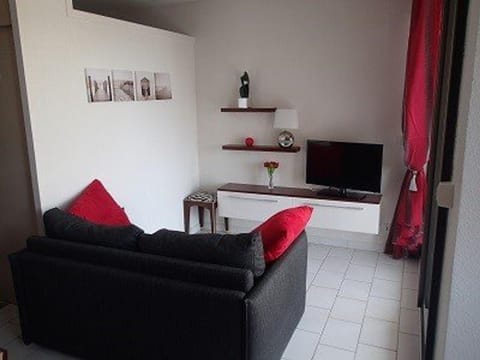 2 Pièces Cabine avec Terrasse et Parking, 150m Plage - Argelès-sur-Mer - FR-1-388-79 Appartement in Argeles-sur-Mer