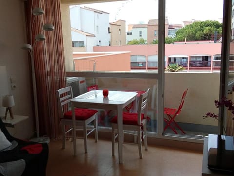 Studio avec Piscine, Salle de Sport et Proche Plage - Cap d'Agde - FR-1-249-217 Apartment in Agde