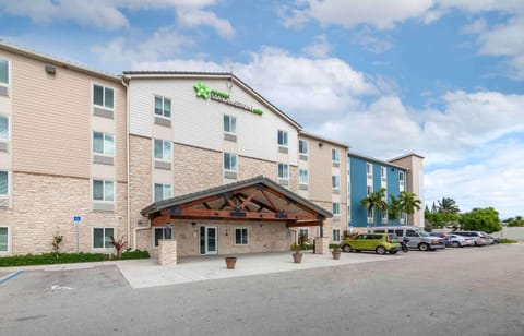 Extended Stay America Select Suites - Deerfield Beach Hotel in Deerfield Beach