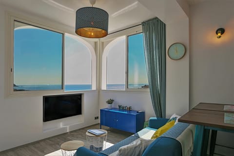 Living room, Landmark view, Sea view