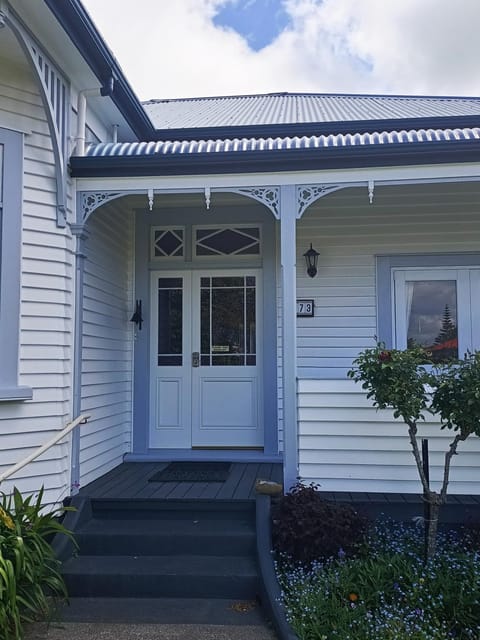 Property building, Facade/entrance