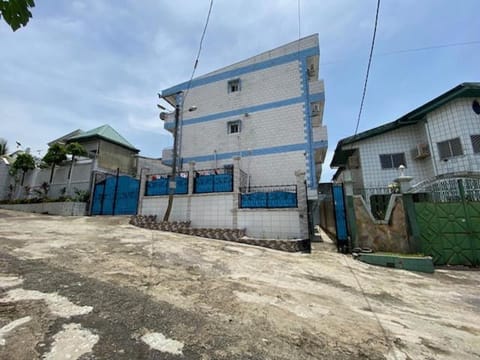 Masso house Condominio in Douala