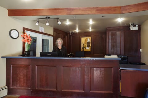 Canadas Best Value Inn and Suites Fernie Motel in Fernie