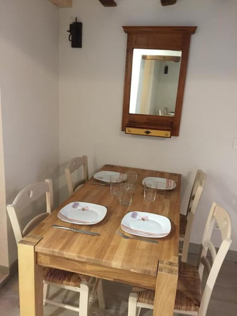 Dining area, On site