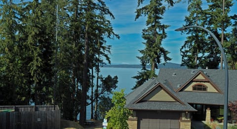 Eagle Rock Bed and Breakfast Bed and Breakfast in Chemainus