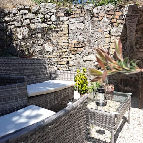 Luxury Family House with Backyard Condo in Corfu