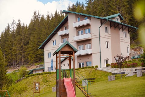 Zlatarska kruna Bed and Breakfast in Zlatibor District, Serbia