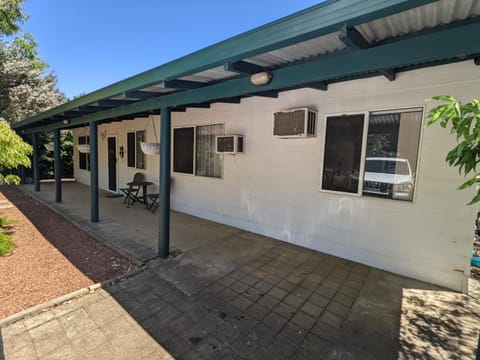 Property building, Patio, Facade/entrance