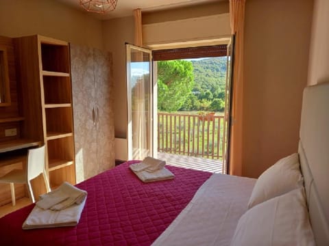 Natural landscape, Balcony/Terrace, Photo of the whole room, Bedroom