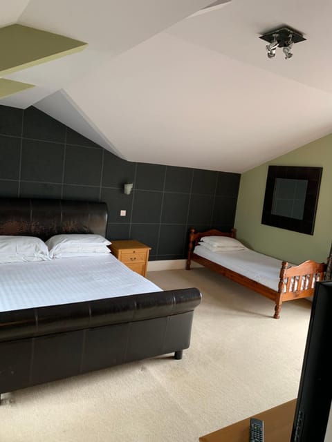 Lake Lounge Rooms Hotel in Calderdale