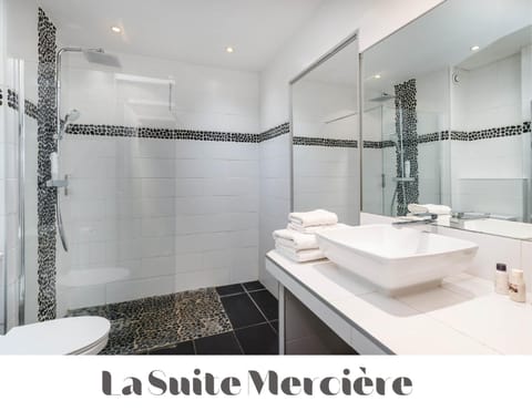 Shower, Toilet, Bathroom, Text overlay, towels