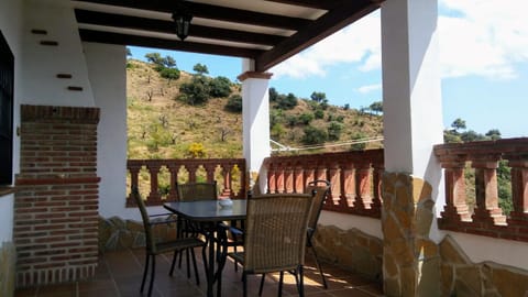 Casa Encina - Encinasola Turismo Rural. Country House in Valle del Guadalhorce